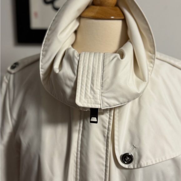 Burberry White Trench Coat with Down for Women - Picture 3 of 9